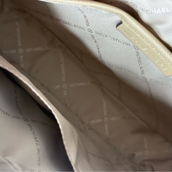 MICHAEL KORS Jet Set Travel Large Chain Cossbody Bag in Camel with Dust Bag NWT - Picture 4 of 5